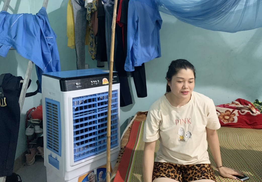 "Thiếu việc làm, thu nhập giảm thực sự rất khó khăn nhưng an toàn cho mọi người là trên hết" "Thiếu việc làm, thu nhập giảm thực sự rất khó khăn nhưng an toàn cho mọi người là trên hết"