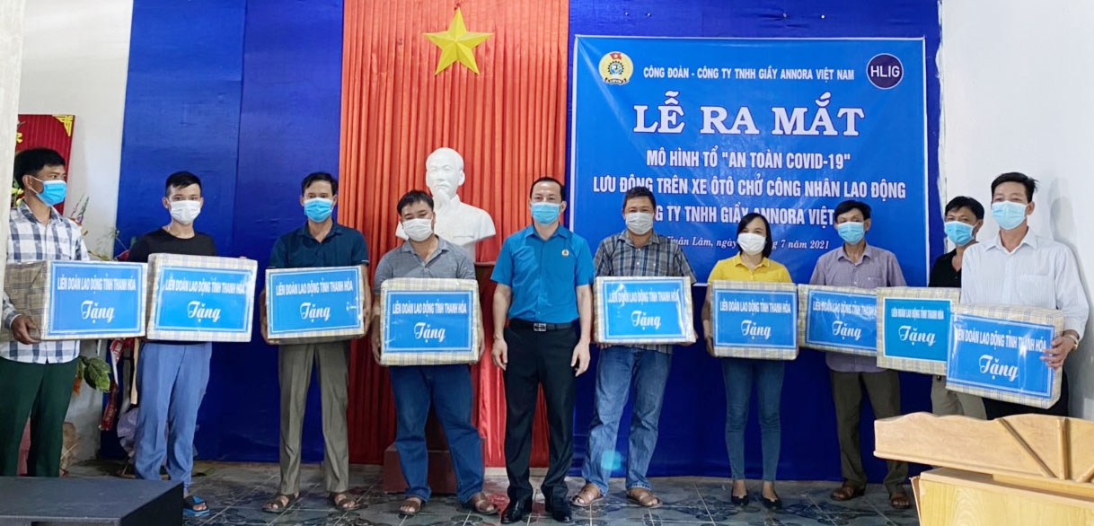 LĐLĐ Thanh Hóa triển khai mô hình Tổ an toàn Covid-19 lưu động trên xe ô tô chở CNLĐ LĐLĐ Thanh Hóa triển khai mô hình Tổ an toàn Covid-19 lưu động trên xe ô tô chở CNLĐ