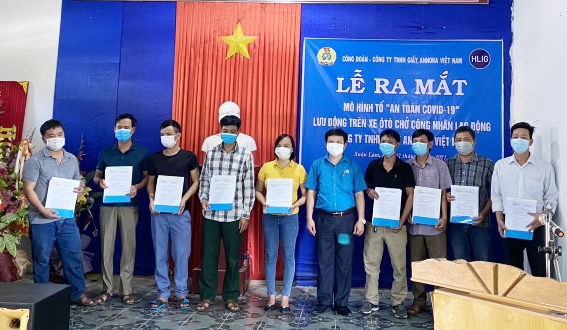 LĐLĐ Thanh Hóa triển khai mô hình Tổ an toàn Covid-19 lưu động trên xe ô tô chở CNLĐ LĐLĐ Thanh Hóa triển khai mô hình Tổ an toàn Covid-19 lưu động trên xe ô tô chở CNLĐ