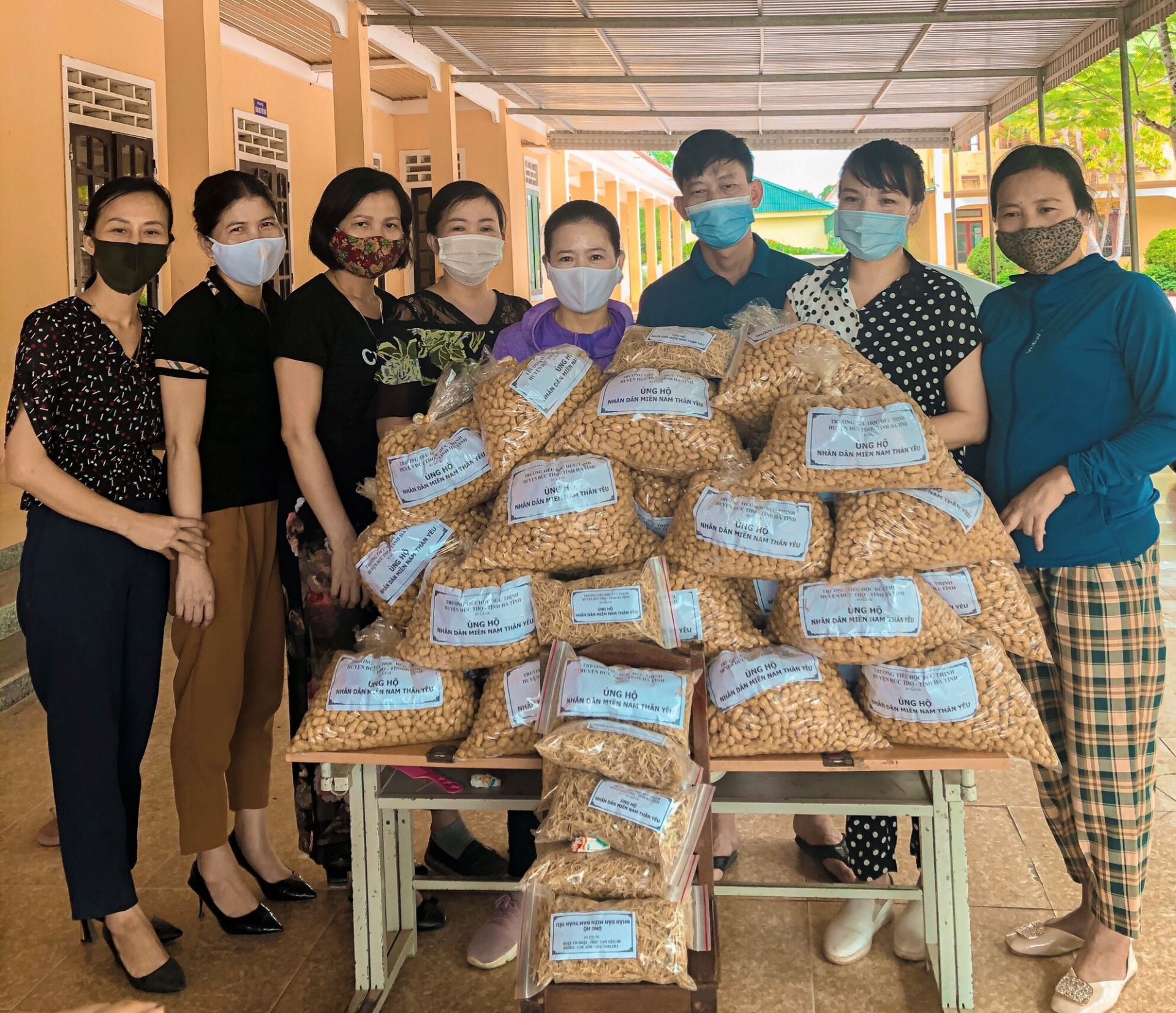 Các cấp Công đoàn Hà Tĩnh trao gửi yêu thương đến người dân TP HCM và các tỉnh phía Nam