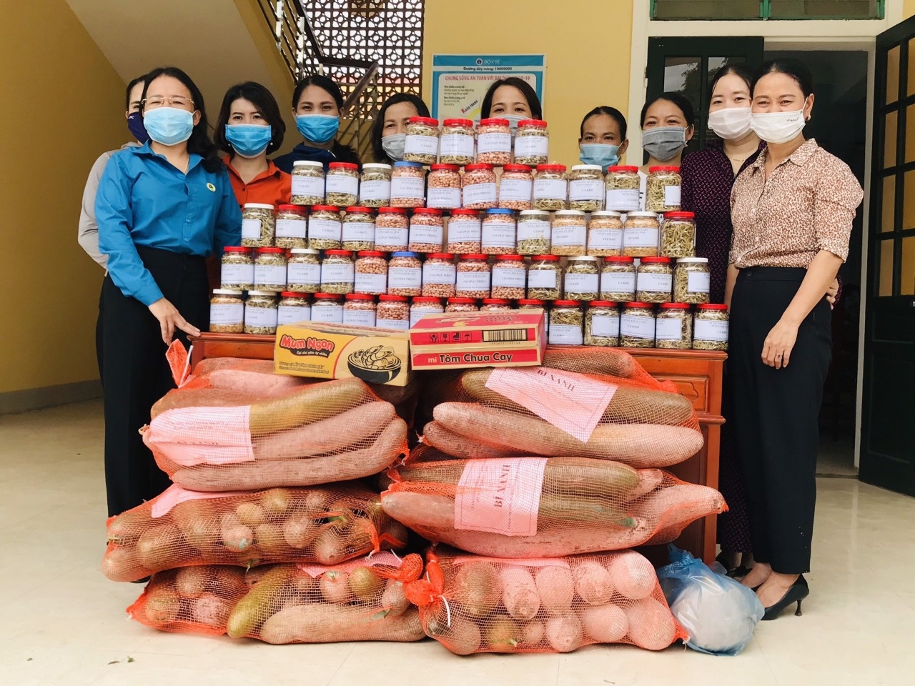 Các cấp Công đoàn Hà Tĩnh trao gửi yêu thương đến người dân TP HCM và các tỉnh phía Nam