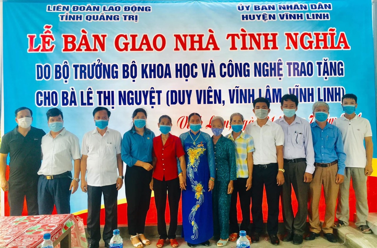 LĐLĐ tỉnh Quảng Trị dâng hương tưởng nhớ các anh hùng liệt sĩ LĐLĐ tỉnh Quảng Trị dâng hương tưởng nhớ các anh hùng liệt sĩ