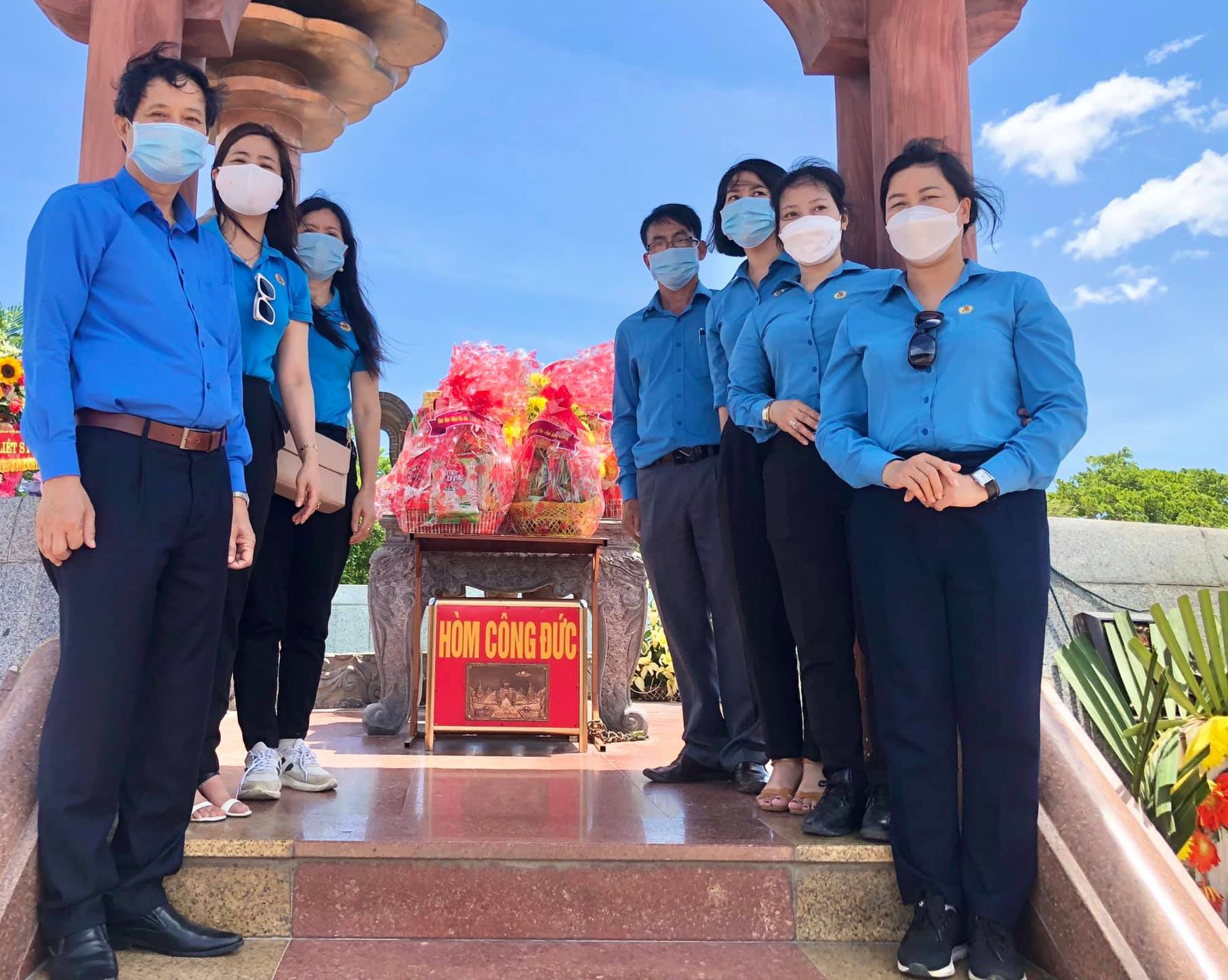 LĐLĐ tỉnh Quảng Trị dâng hương tưởng nhớ các anh hùng liệt sĩ LĐLĐ tỉnh Quảng Trị dâng hương tưởng nhớ các anh hùng liệt sĩ