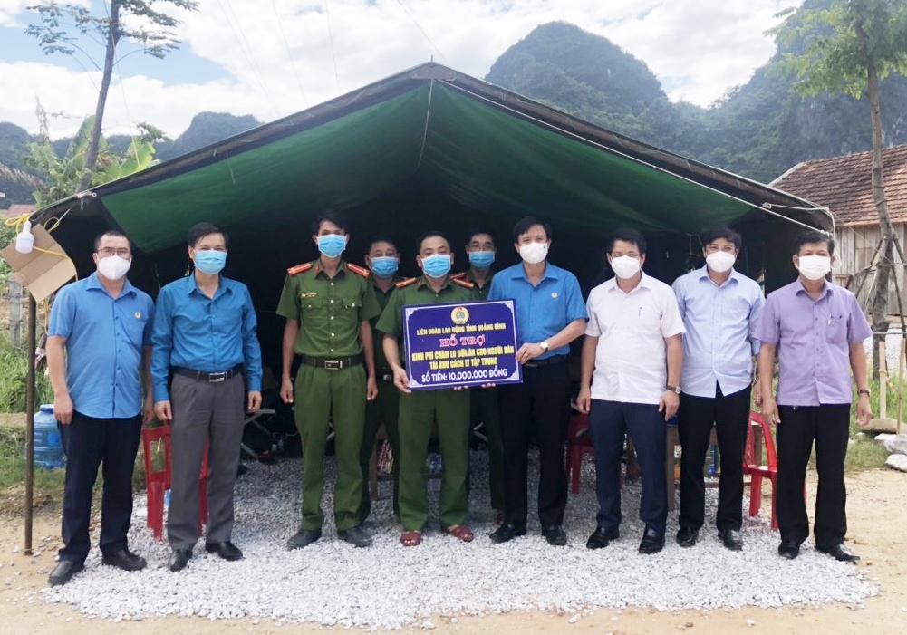 LĐLĐ tỉnh Quảng Bình thăm và trao hỗ trợ các khu cách ly tập trung LĐLĐ tỉnh Quảng Bình thăm và trao hỗ trợ các khu cách ly tập trung