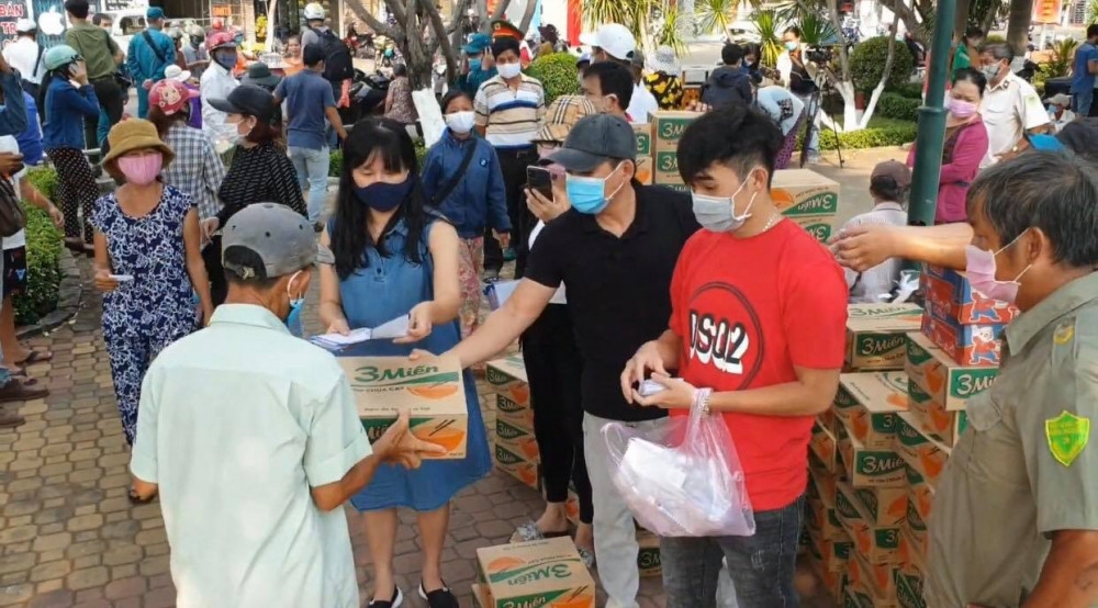 Hỗ trợ khẩn cấp cho người dân Nghệ An sống ở vùng dịch phía Nam