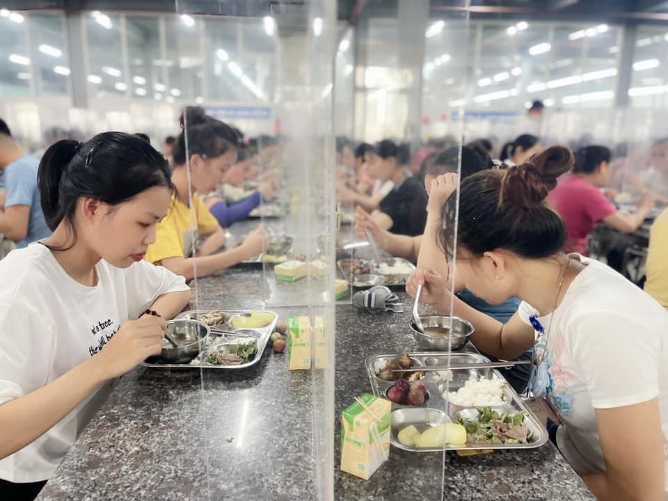 Nghệ An: Công nhân lao động yên tâm '3 tại chỗ Nghệ An: Công nhân lao động yên tâm '3 tại chỗ