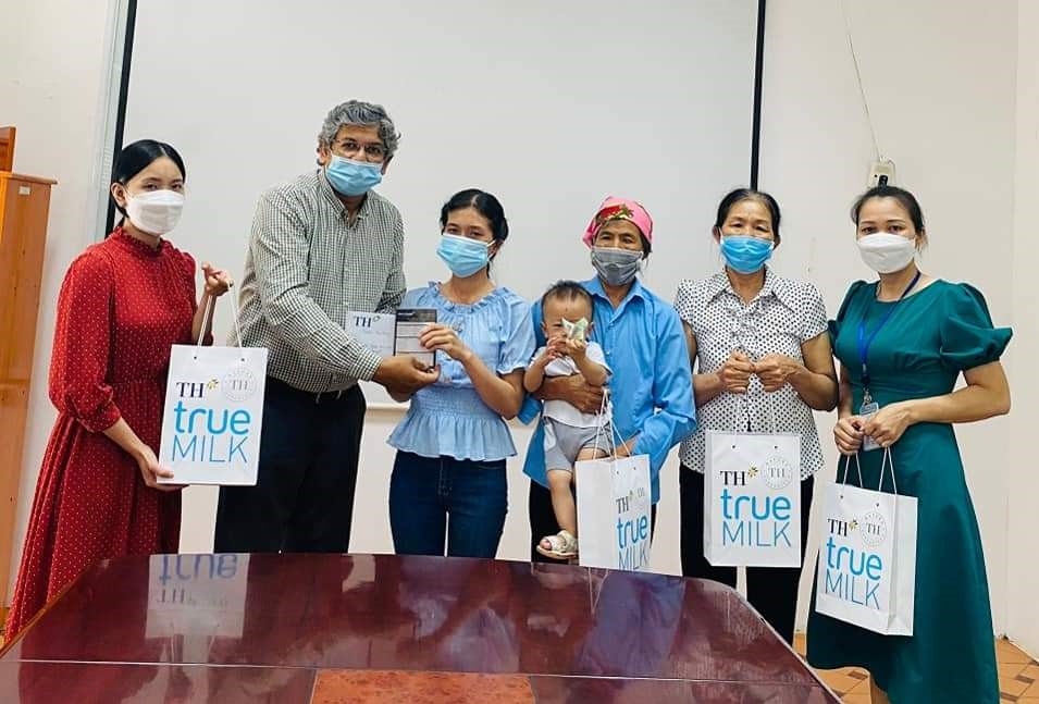 Công đoàn Công ty CP Sữa TH góp sức quan trọng xây dựng mái ấm bình yên cho đoàn viên Công đoàn Công ty CP Sữa TH góp sức quan trọng xây dựng mái ấm bình yên cho đoàn viên