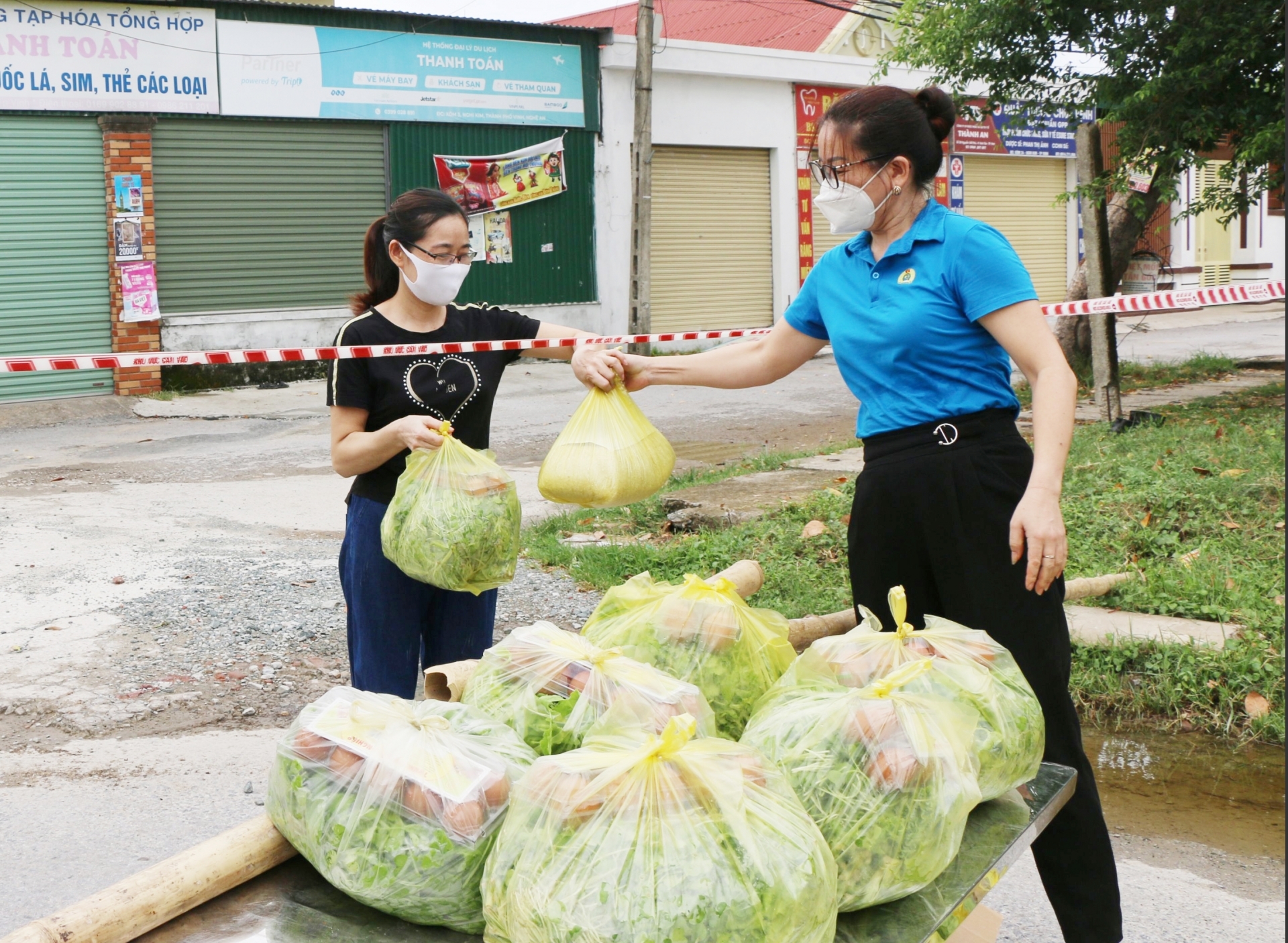 Công đoàn Nghệ An chung tay cùng doanh nghiệp chăm lo bảo vệ quyền, lợi ích cho người lao động. Công đoàn Nghệ An chung tay cùng doanh nghiệp chăm lo bảo vệ quyền, lợi ích cho người lao động.