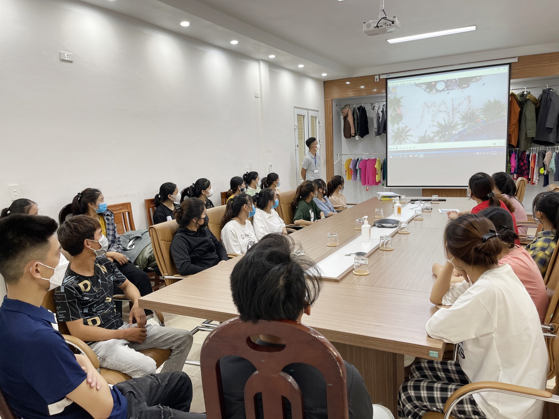 Người lao động thất nghiệp trong khi doanh nghiệp loay hay tìm nguồn cung lao động Người lao động thất nghiệp trong khi doanh nghiệp loay hay tìm nguồn cung lao động