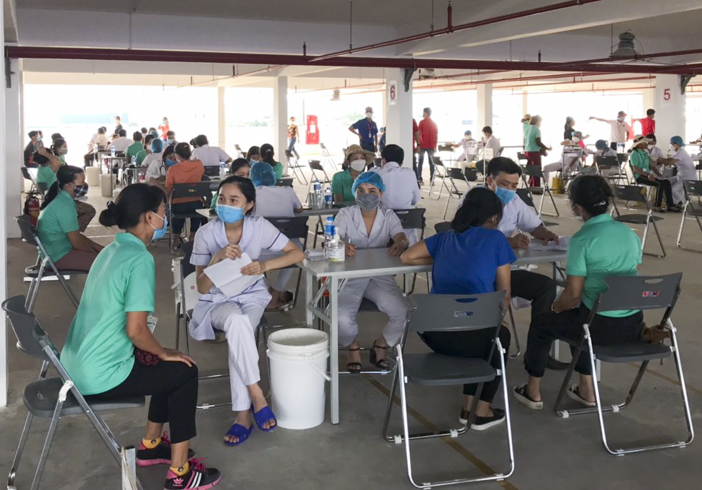 Diễn Châu: Gần 12.000 công nhân được tiêm vắc xin phòng Covid-19