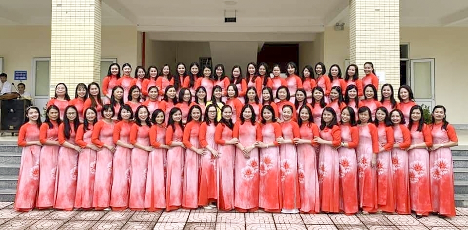 Công đoàn ngành Giáo dục Nghệ An trao quà cho đoàn viên nữ có hoàn cảnh khó khăn Công đoàn ngành Giáo dục Nghệ An trao quà cho đoàn viên nữ có hoàn cảnh khó khăn