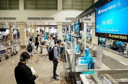 Từ ngày 29/10, hành khách đi máy bay chỉ cần khai báo y tế điện tử