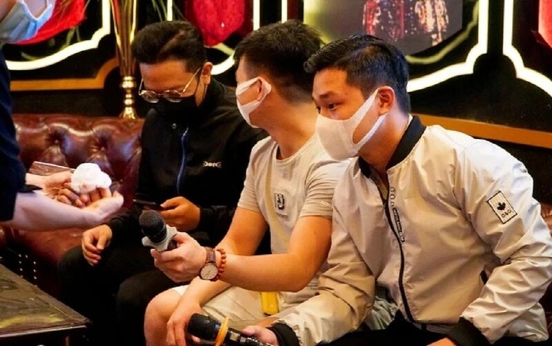 TP. HCM tạm ngưng hoạt động karaoke, massage và vũ trường TP. HCM ngưng hoạt động karaoke, vũ trường, massage, spa, quán bar