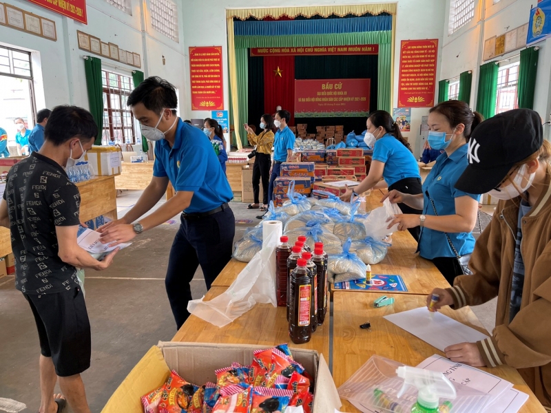 Phần lớn người lao động bị mất việc làm ngừng tìm việc mới 90% lao động bị mất việc làm đã ngừng tìm việc mới