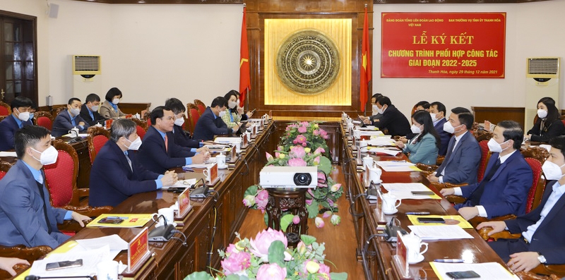 Tổng LĐLĐ Việt Nam và Tỉnh ủy Thanh Hóa ký kết chương trình phối hợp công tác