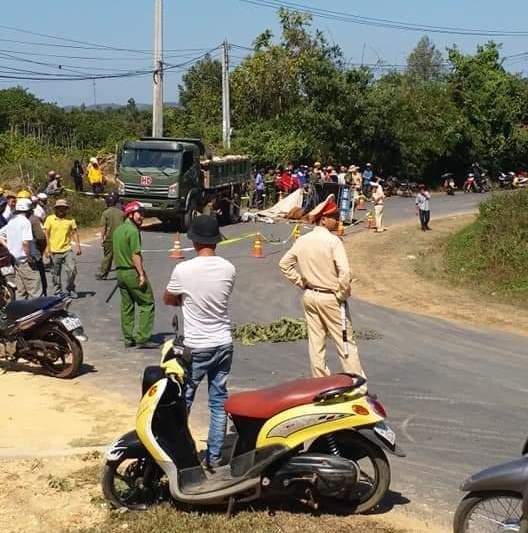 Va chạm với xe tải, lái xe ba gác chở bò tử vong tại chỗ va cham voi xe tai lai xe ba gac cho bo tu vong tai cho