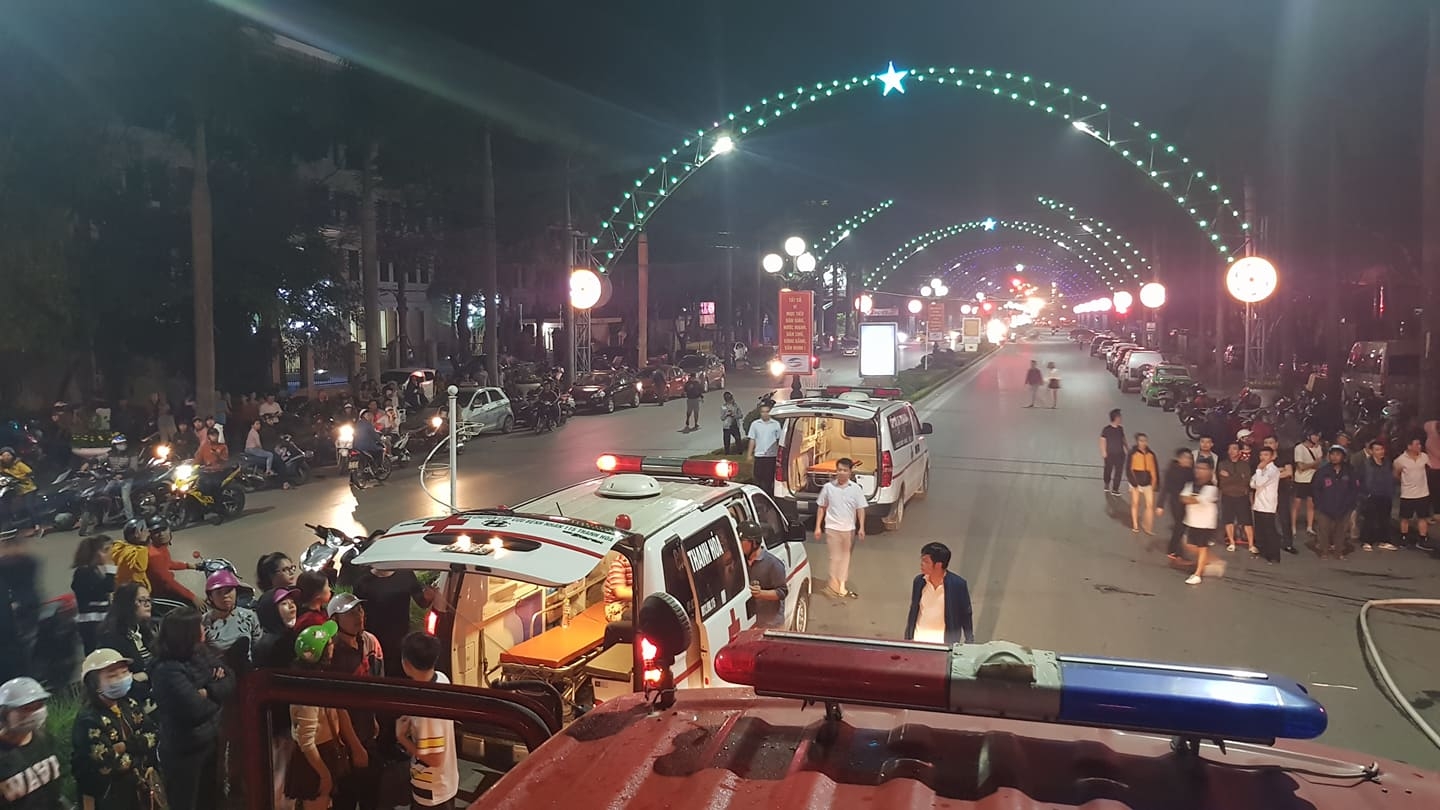 Thanh Hóa: Cháy tòa nhà dầu khí, 2 người chết, 13 bị thương thanh hoa chay toa nha dau khi 2 nguoi chet 13 bi thuong