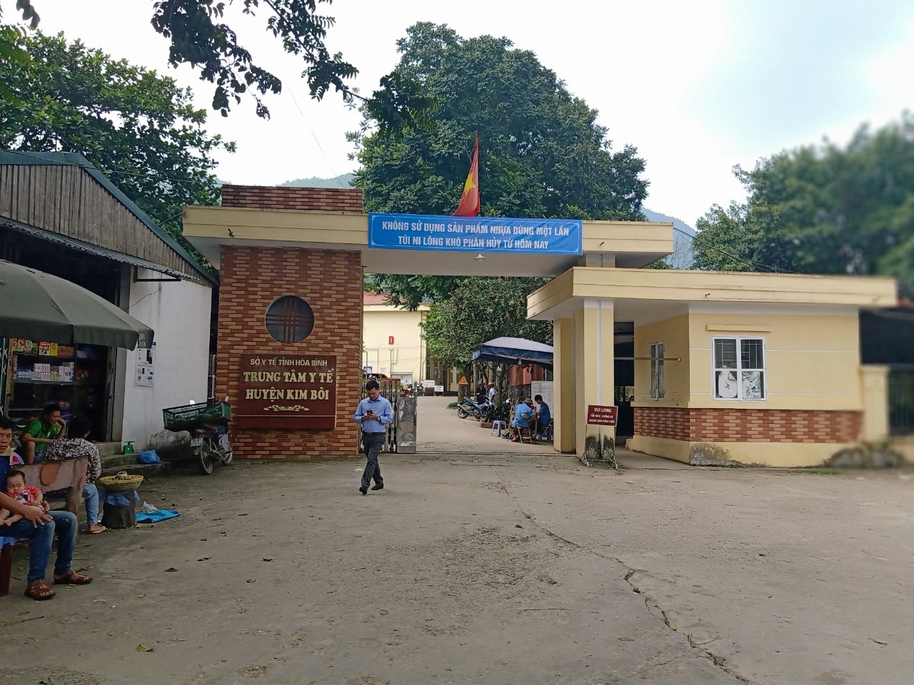 Hòa Bình: Ăn trứng cóc 8 người nhập viện 1 người tử vong