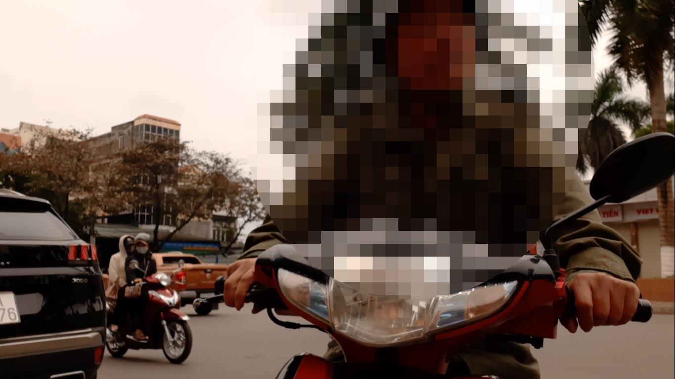 nguoi hang hoa van ngang nhien qua bien gioi khi dich corona dien bien phuc tap