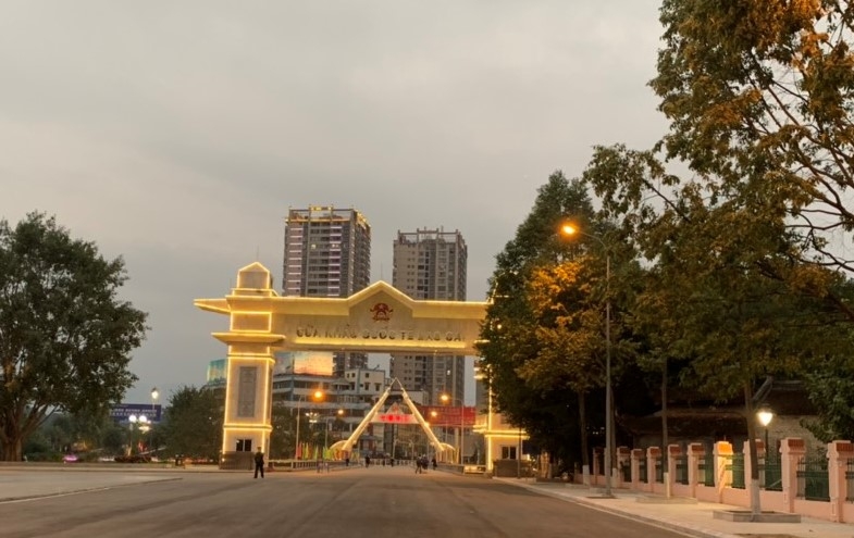 nguoi hang hoa van ngang nhien qua bien gioi khi dich corona dien bien phuc tap