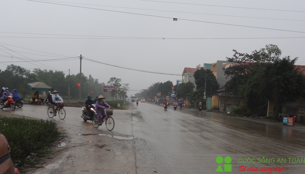 can canh nhung chiec xe co dau hieu qua tai tai khu vuc kcn gian khau