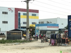 danh giac corona va xit tay bang con