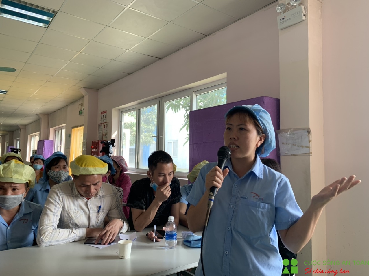 Hà Nam: Đối thoại trực tiếp vụ công nhân phản đối chuyên gia Trung Quốc sang làm việc ha nam doi thoai truc tiep vu cong nhan phan doi chuyen gia trung quoc sang lam viec