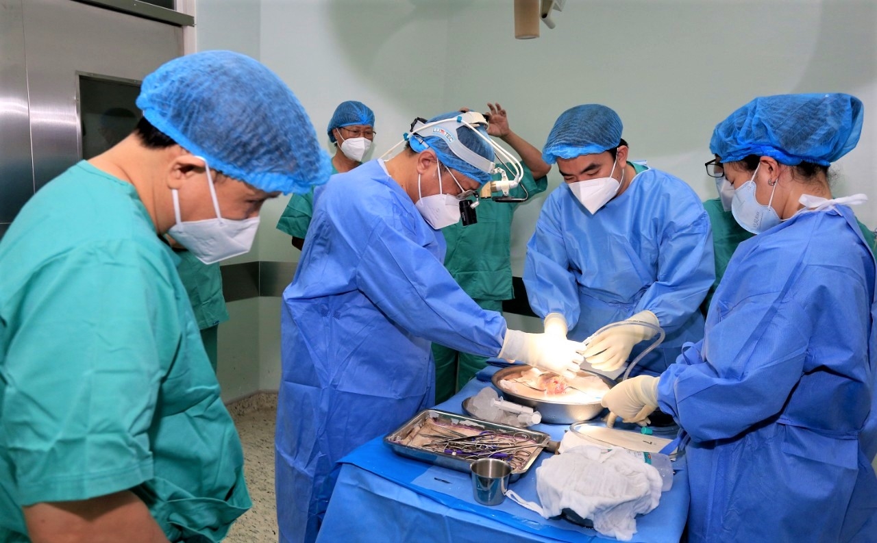 Vượt hàng trăm km, kịp thời lấy tạng, ghép tim cứu sống bệnh nhân