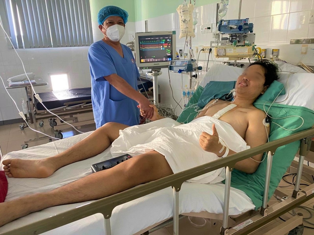 Vượt hàng trăm km, kịp thời lấy tạng, ghép tim cứu sống bệnh nhân