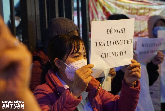 Nỗi lo “mất Tết” của nữ dược sĩ bị bệnh viện nợ lương