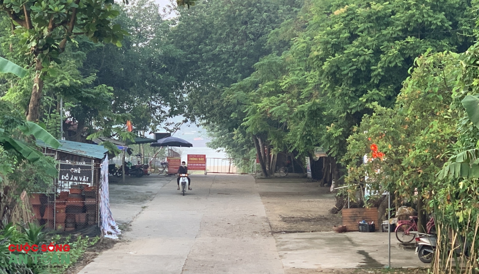 Việc đi lại của công nhân giữa Vĩnh Phúc và Phú Thọ vẫn còn "trên thông dưới tắc"