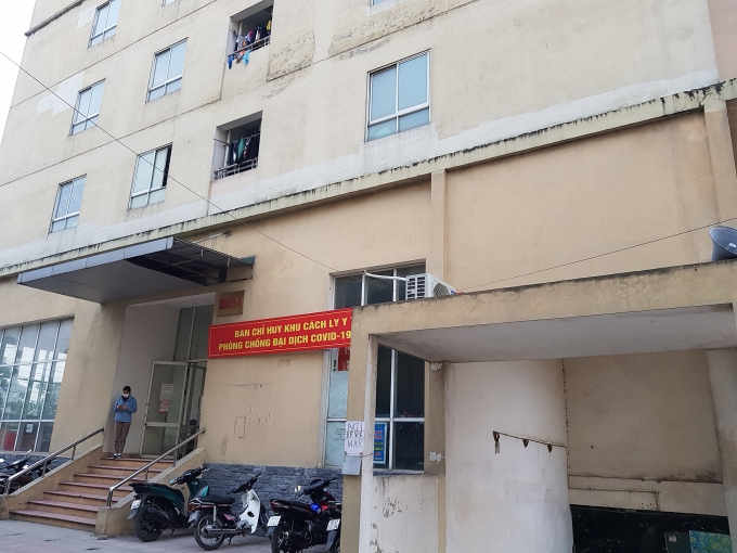 Công nhân "kêu trời" vì phải đi bộ 14,15 tầng do thang máy xuống cấp, gặp sự cố Công nhân "kêu trời" vì phải đi bộ 14,15 tầng do thang máy xuống cấp, gặp sự cố