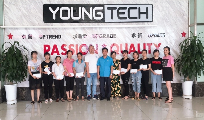 cong nhan co hoa n ca nh kho khan tai tu ky hai duong duoc ta ng qua