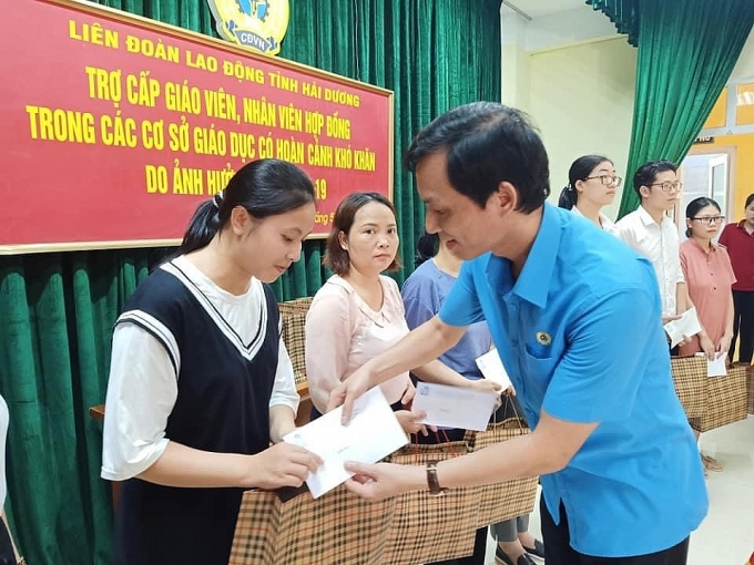 Công đoàn Hải Dương đồng hành cùng đoàn viên công đoàn có hoàn cảnh khó khăn. cong doan hai duong dong hanh cung doan vien cong doan co hoa n ca nh kho khan