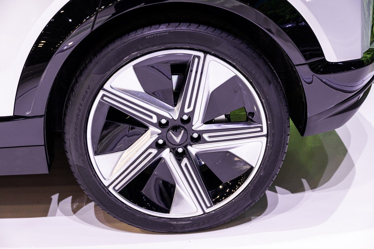 Hình thực tế ô tô điện VinFast VF7 tại triển lãm CES 2022