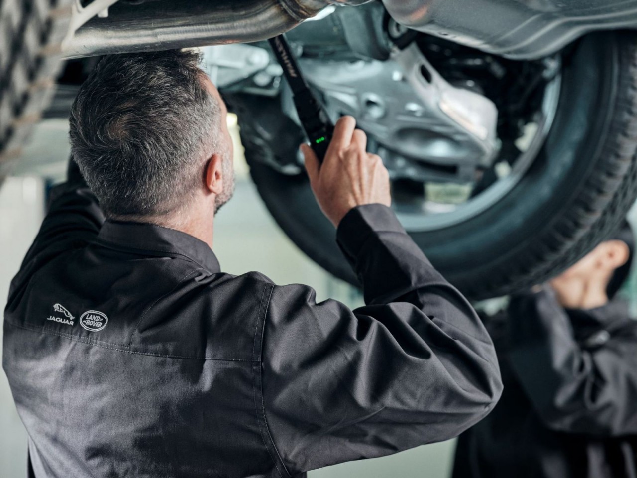 Jaguar và Land Rover Việt Nam khởi động chương trình Chăm sóc xe mùa hè Jaguar và Land Rover Việt Nam khởi động chương trình Chăm sóc xe mùa hè