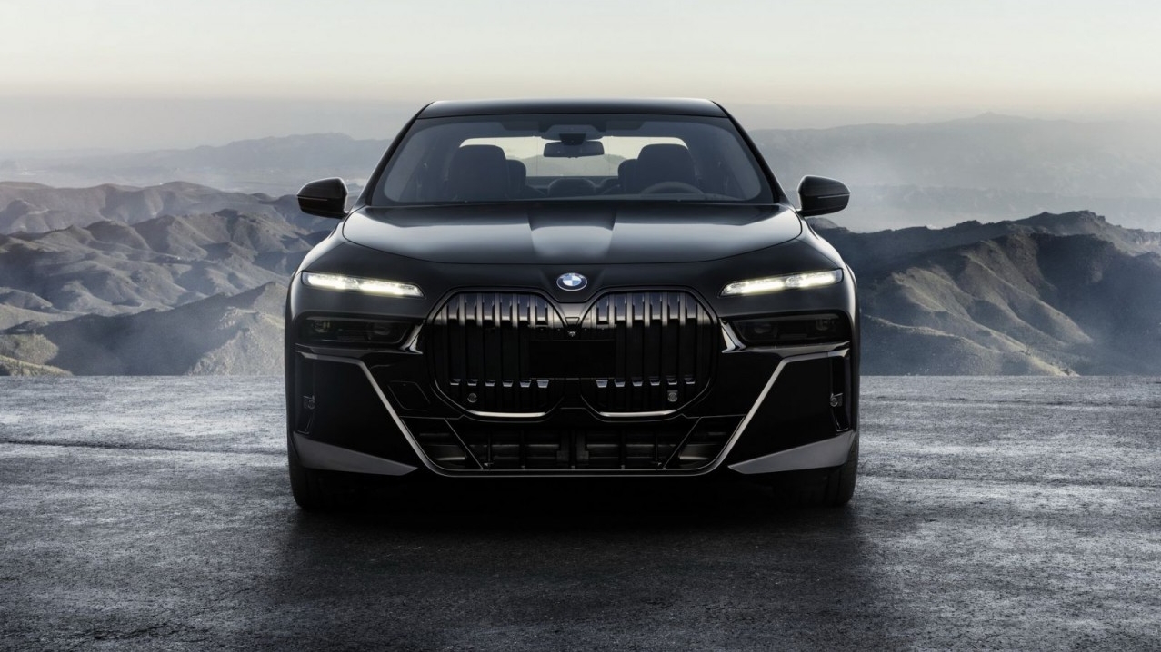 BMW 7-Series 2023 ra mắt, thay đổi toàn diện từ trong ra ngoài