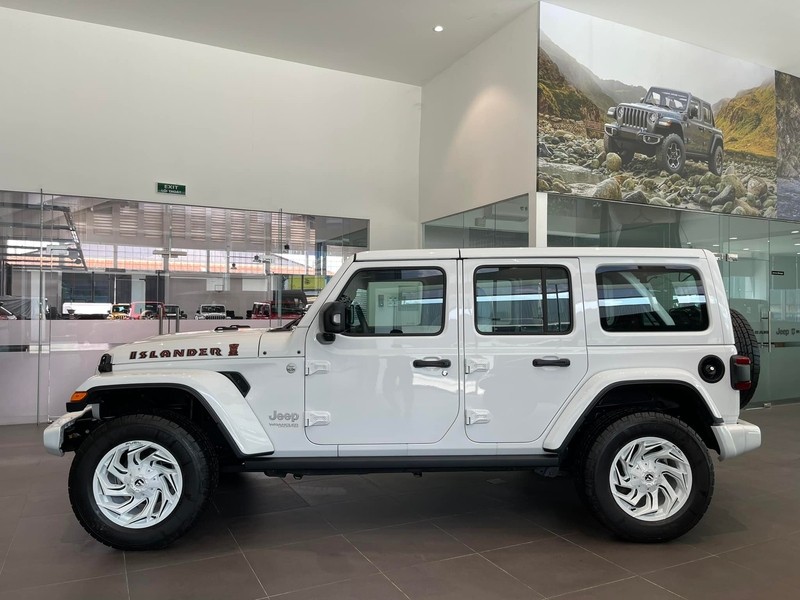Jeep Wrangler Islander chính hãng có giá hơn 3,3 tỷ đồng