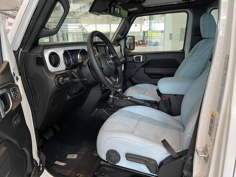 Jeep Wrangler Islander chính hãng có giá hơn 3,3 tỷ đồng