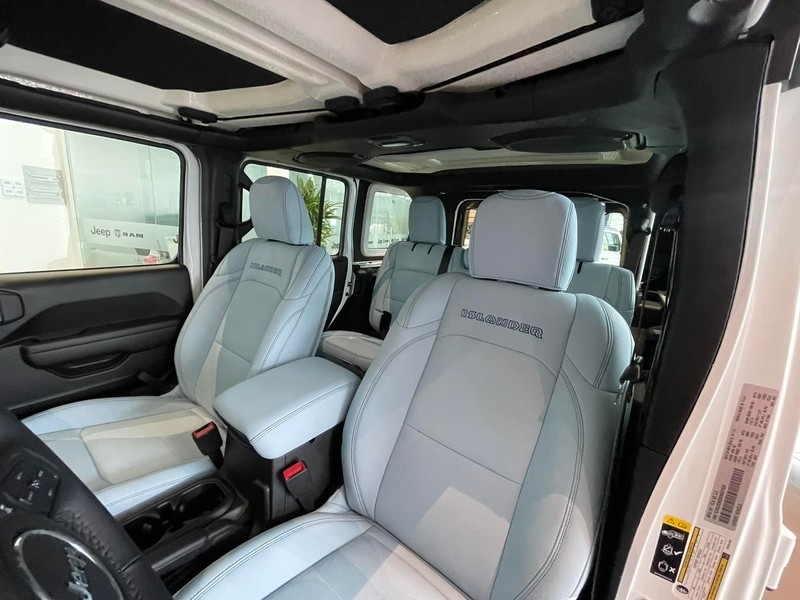 Jeep Wrangler Islander chính hãng có giá hơn 3,3 tỷ đồng