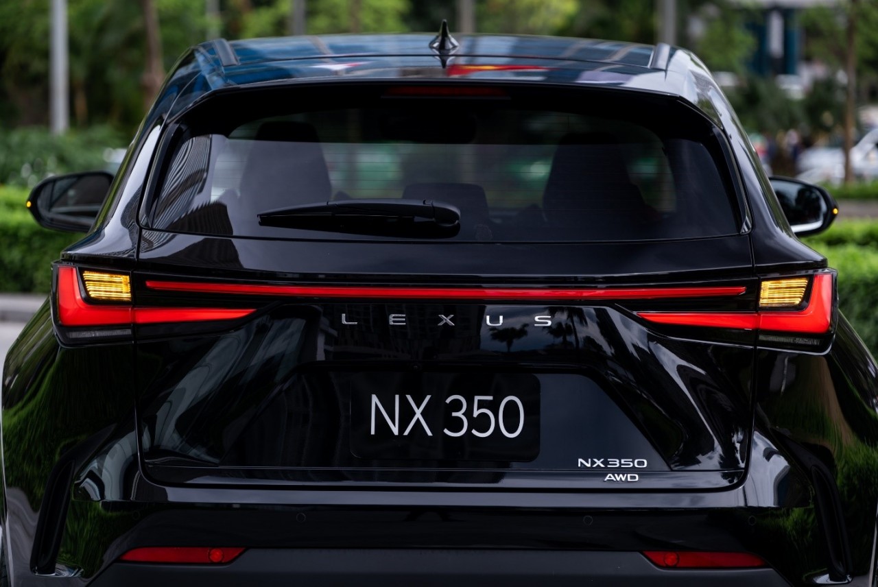 Lexus NX350h - Cỗ máy "độc đáo" dành cho người tiên phong Lexus NX350h - Cỗ máy "độc đáo" dành cho người tiên phong