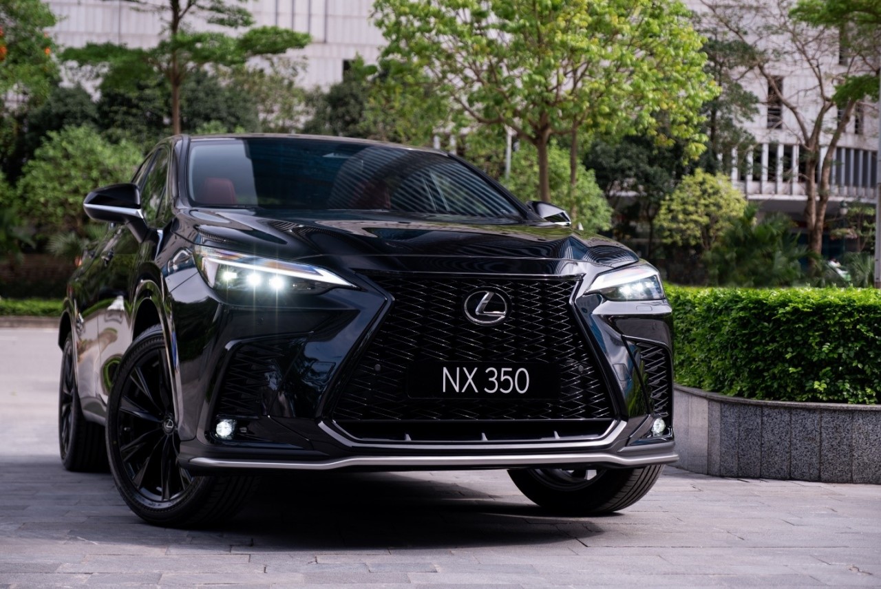 Lexus NX350h - Cỗ máy "độc đáo" dành cho người tiên phong Lexus NX350h - Cỗ máy "độc đáo" dành cho người tiên phong