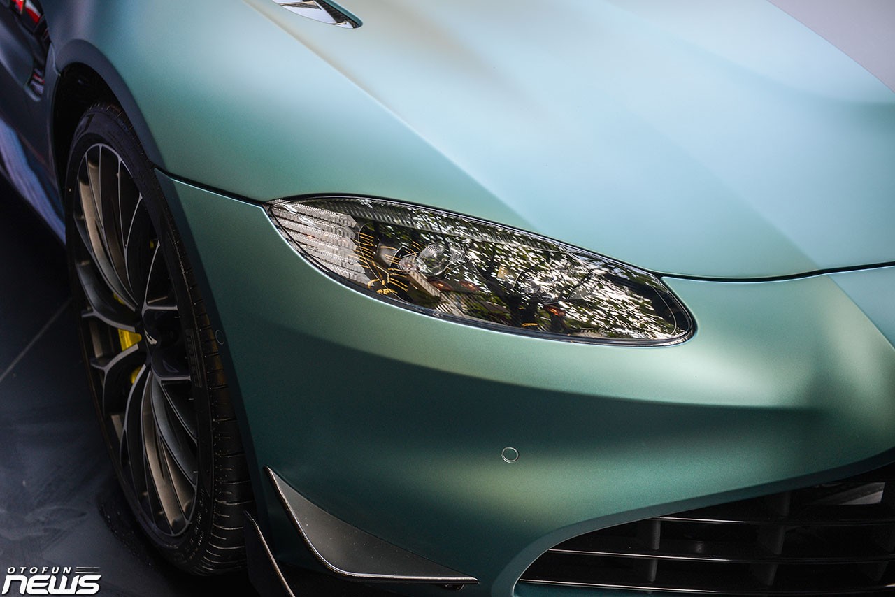 Bộ đôi hàng 'độc' Aston Martin Vantage F1 Edition và DB11 V8 Coupe ra mắt tại Việt Nam Bộ đôi hàng 'độc' Aston Martin Vantage F1 Edition và DB11 V8 Coupe ra mắt tại Việt Nam