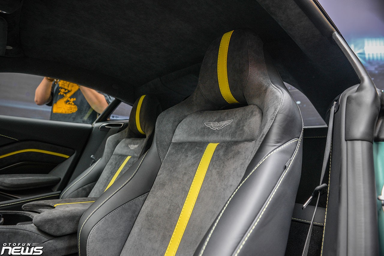 Bộ đôi hàng 'độc' Aston Martin Vantage F1 Edition và DB11 V8 Coupe ra mắt tại Việt Nam Bộ đôi hàng 'độc' Aston Martin Vantage F1 Edition và DB11 V8 Coupe ra mắt tại Việt Nam