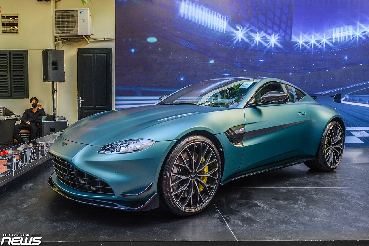 Bộ đôi hàng 'độc' Aston Martin Vantage F1 Edition và DB11 V8 Coupe ra mắt tại Việt Nam Bộ đôi hàng 'độc' Aston Martin Vantage F1 Edition và DB11 V8 Coupe ra mắt tại Việt Nam