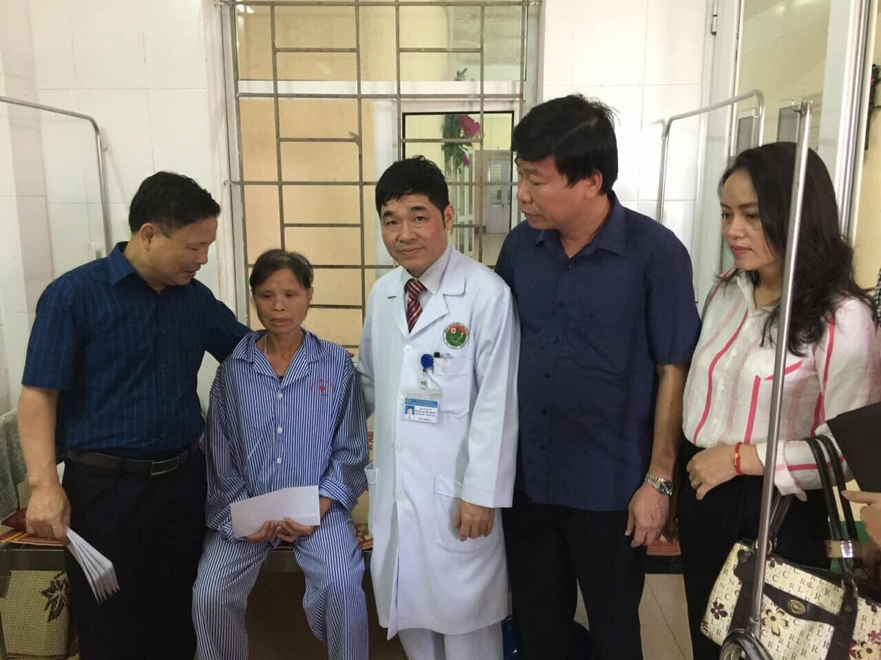 Bác sĩ Hoàng Quang Trung - điển hình học tập và làm theo gương Bác bac si hoang quang trung dien hinh hoc tap va lam theo guong bac