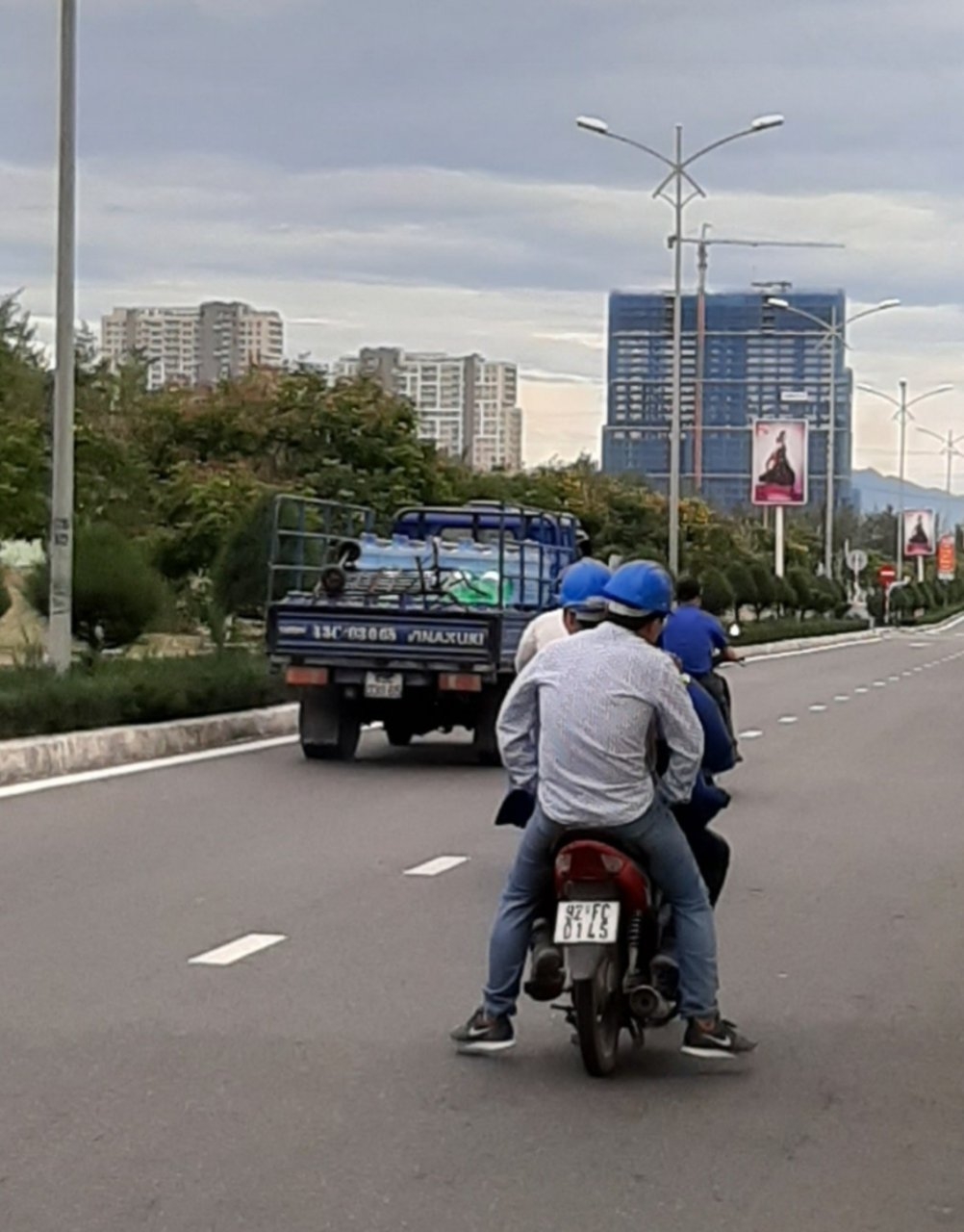 vi pham trat tu atgt de tiet kiem nhien lieu coi chung lang phi suc khoe ban than