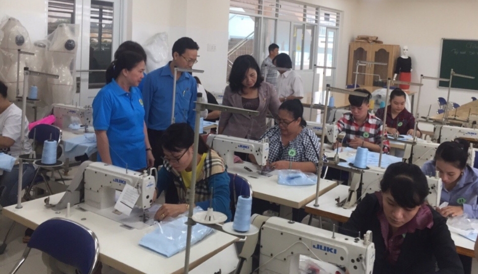 CNLĐ tham gia Hội thi tay nghề “Bàn tay vàng ngành may công nghiệp” cnld tham gia hoi thi tay nghe ban tay vang nganh may cong nghiep