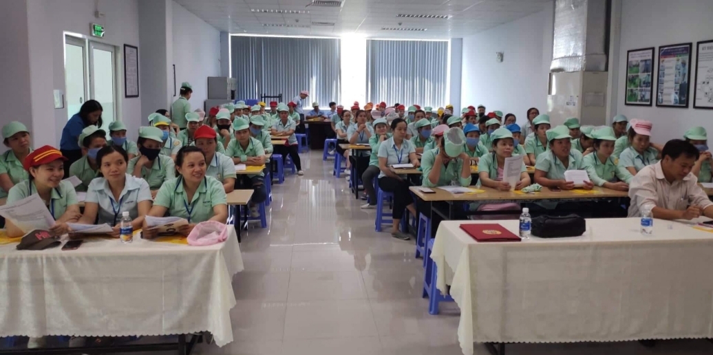 Truyền thông tư vấn “Sức khỏe của bạn” và Luật Bình đẳng giới cho cán bộ nữ công truyen thong tu van suc khoe cua ban va luat binh dang gioi cho can bo nu cong