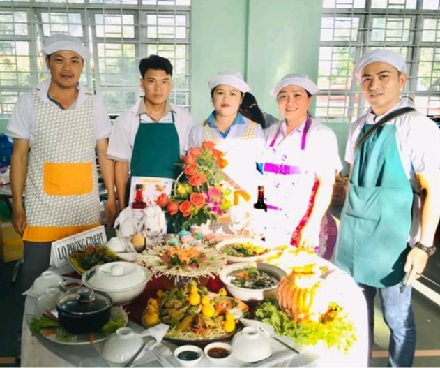 soi noi hoi thi nau an voi chu de mam com cuoi tuan